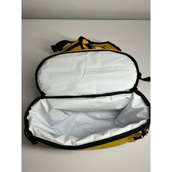 Disney Vacation Club Beach Bag Cooler Backpack - Picture 6 of 13